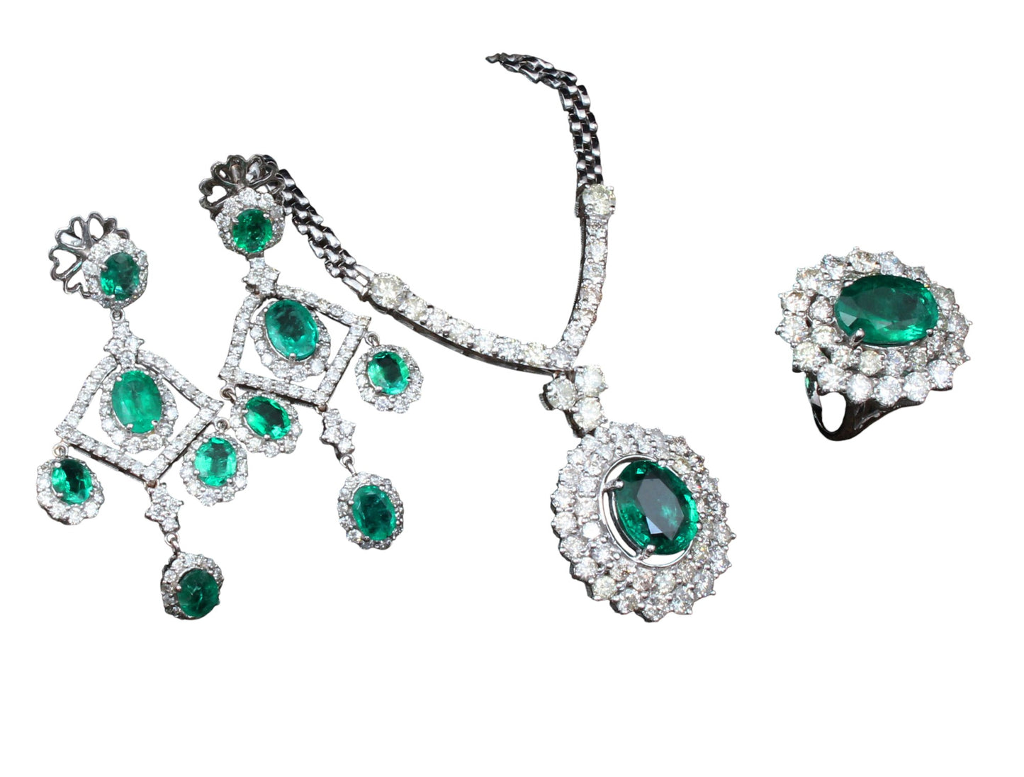 emerald diamond pendant earring set