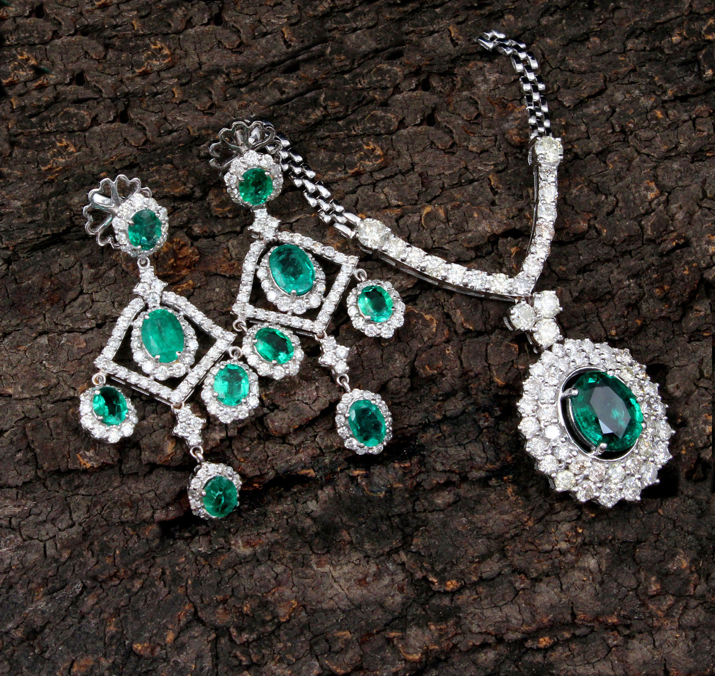 emerald diamond pendant earring set