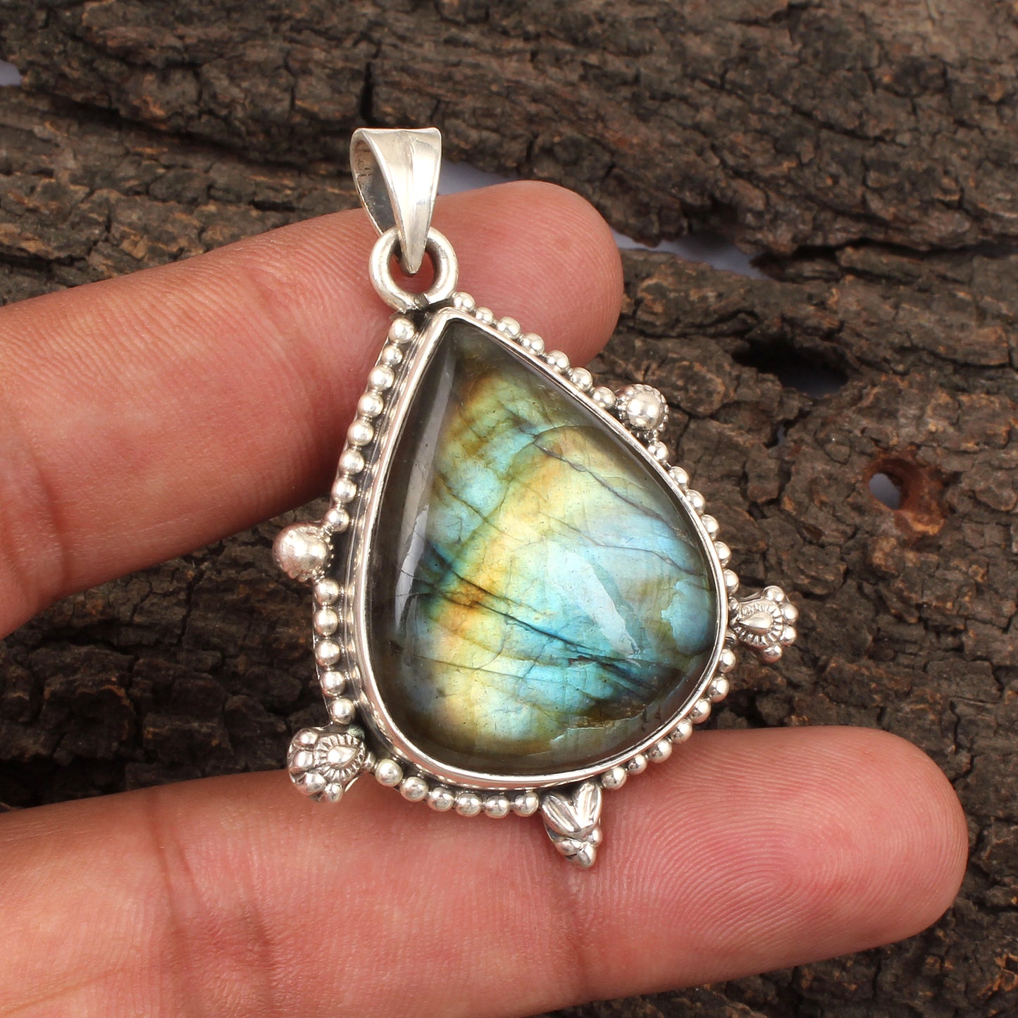 Labradorite Gemstone Pendant Handmade 925 Sterling Silver Jewelry Pendant Vintage Silver Jewelry For Gift