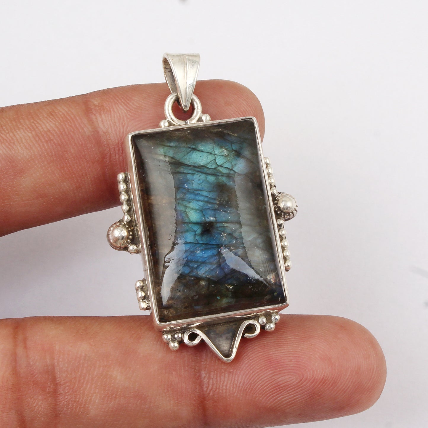Natural Labradorite Gemstone Pendant Handmade 925 Sterling Silver Jewelry Pendant Boho Silver Jewelry For Gift