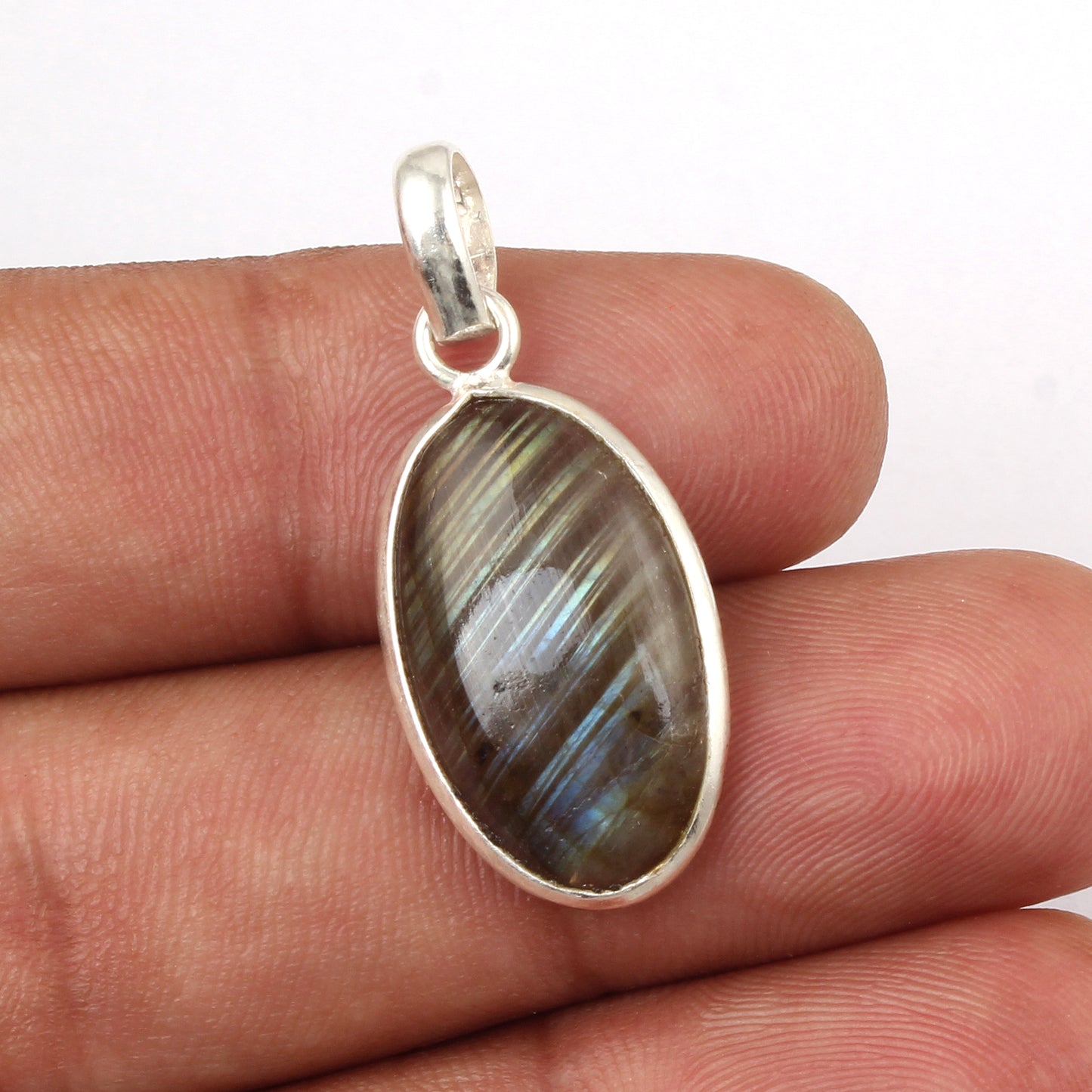 Natural Labradorite Pendant 925 Sterling Silver Bezel Set Pendant Oval Shape Gemstone Jewelry