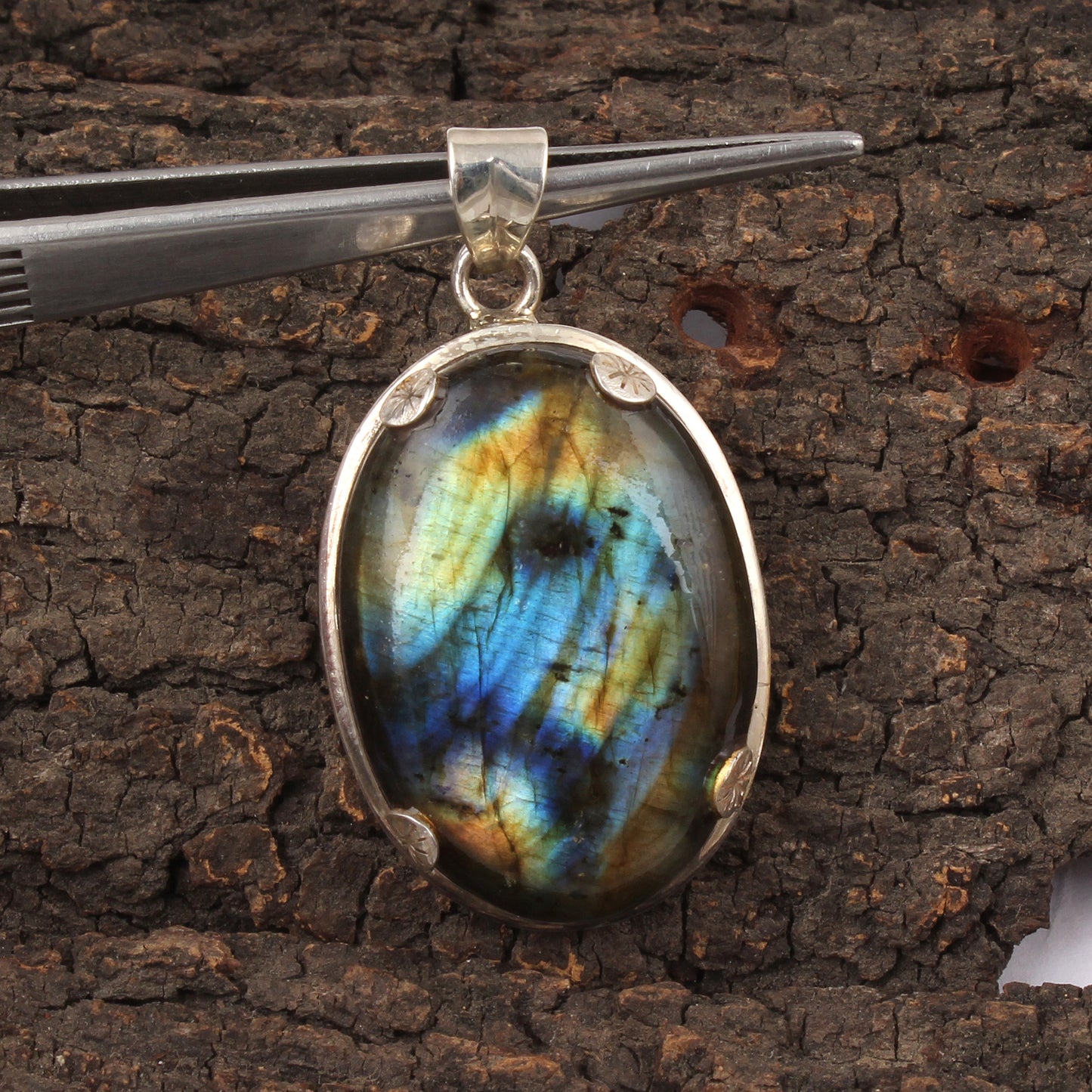 Natural Labradorite Oval Gemstone Pendant Handmade Prong Setting 925 Sterling Silver Jewelry Pendant For Gift