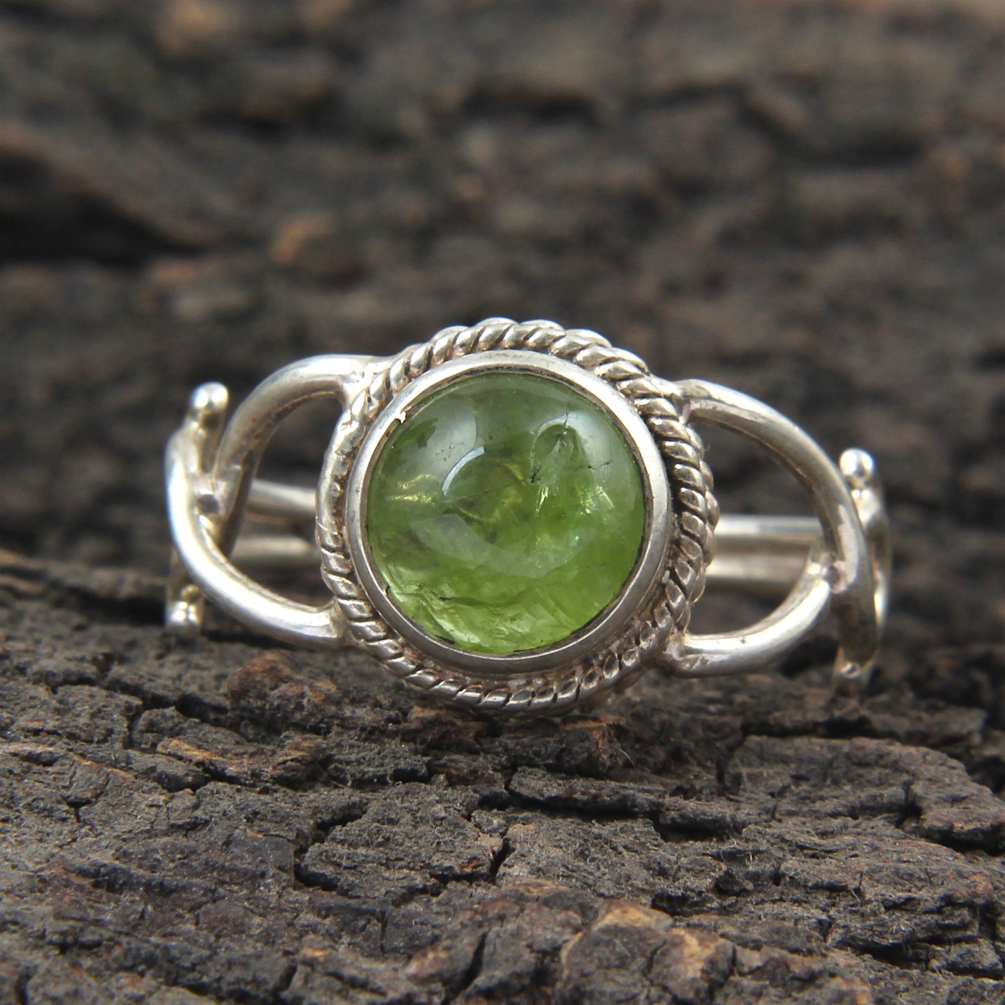 Peridot Ring in 925 Sterling Silver Handmade Round Twisted Wire Design Gemstone Ring August Birthstone Ring